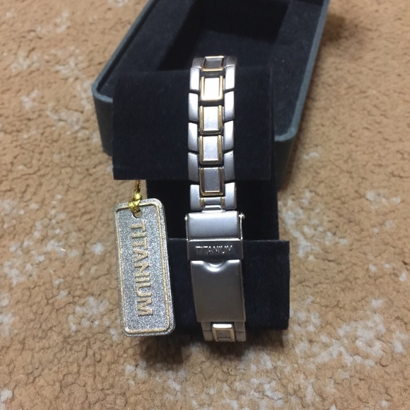 Collectors Delight!!! Geneva Titanium Ladies Watch main image 7